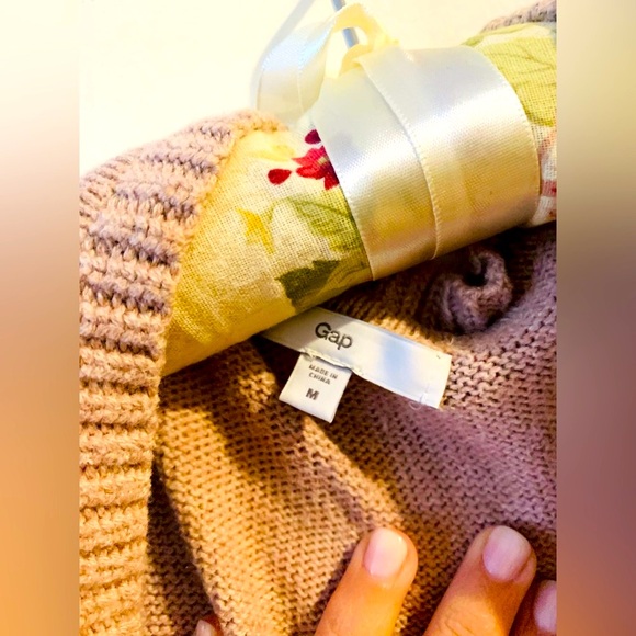 Small/medium Sweater Bundle 🌺 - Picture 13 of 15